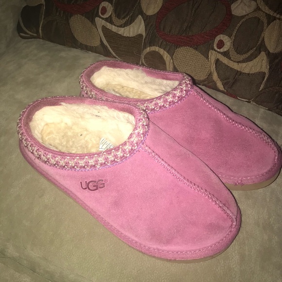 pink ugg tasman